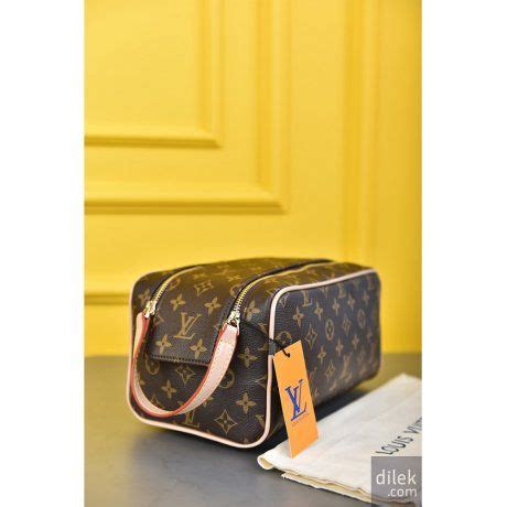 louis vuitton doop|Louis Vuitton toilet bag.